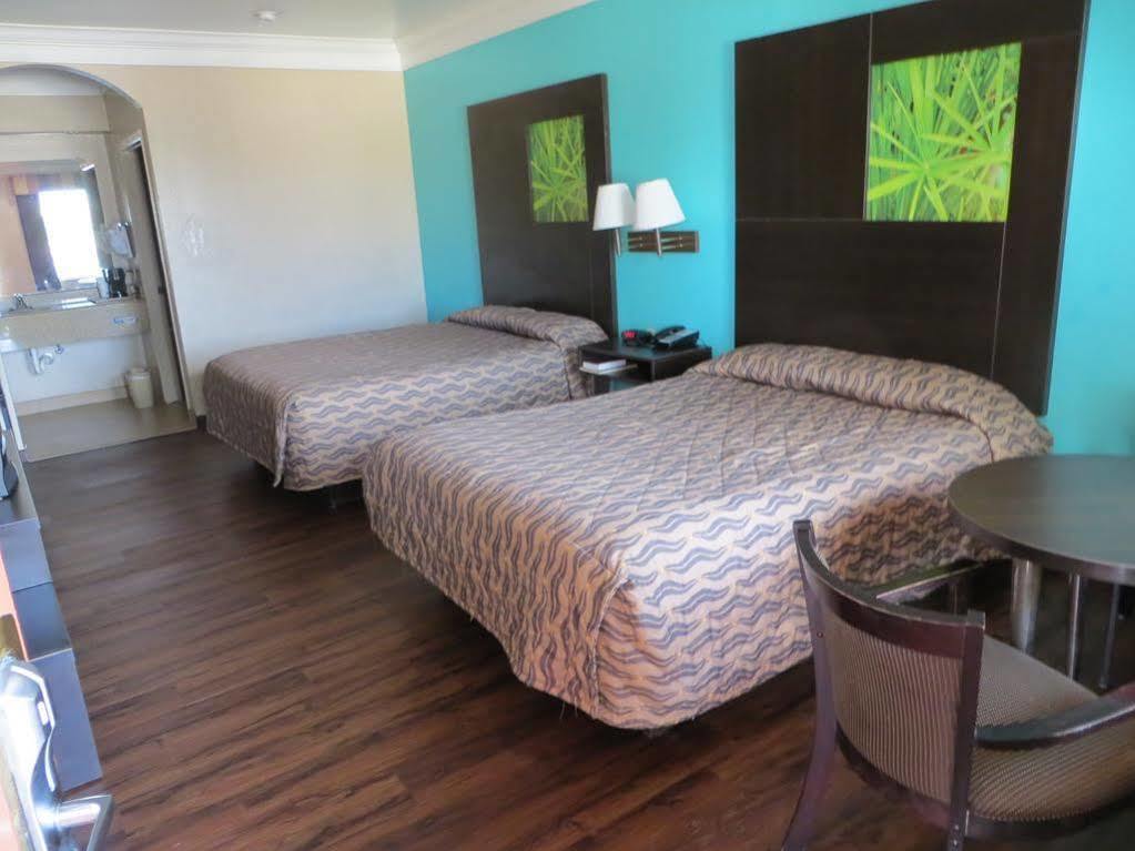 Super 8 by Wyndham Galveston Hotell Eksteriør bilde